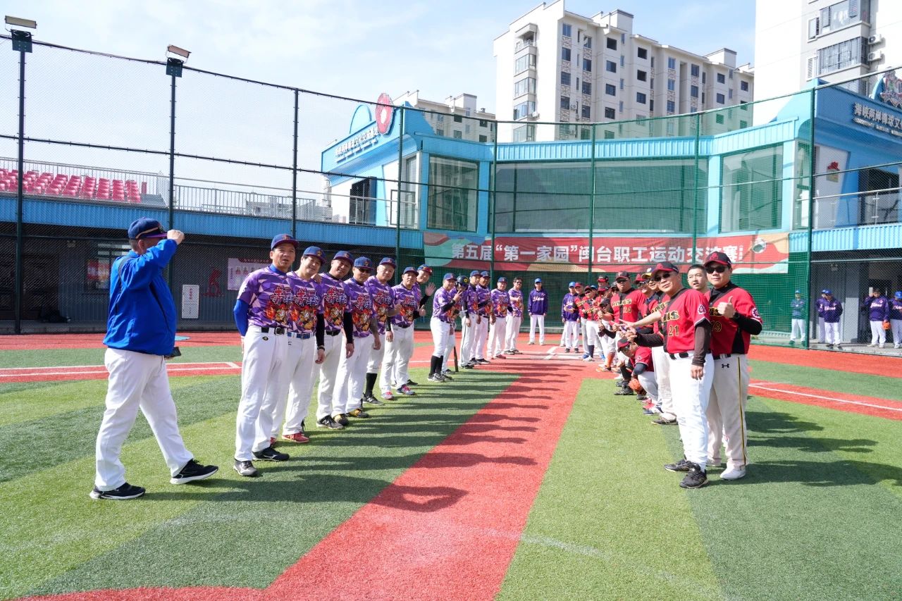 博主：下赛季无缘英博的拉布亚德今日回到基地，将参与训练